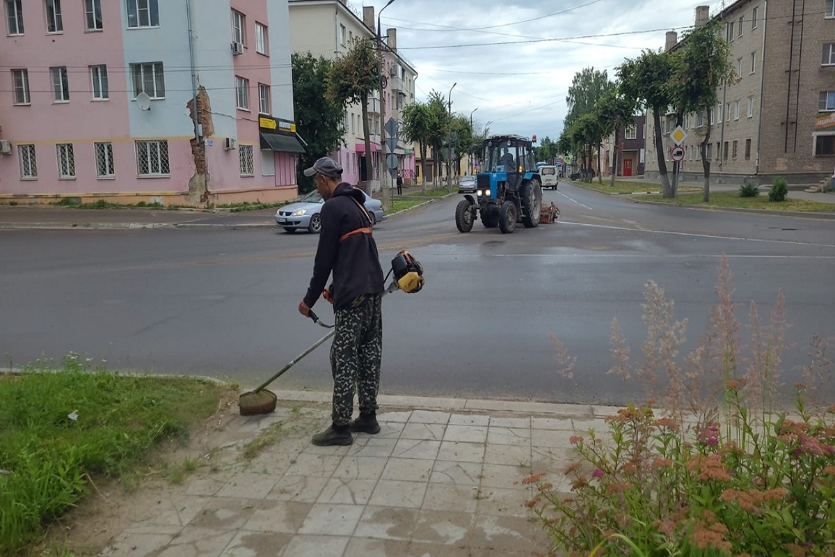 Ржевград. Уборка города. Уборка город общественные. Ржев ул Гагарина 76.