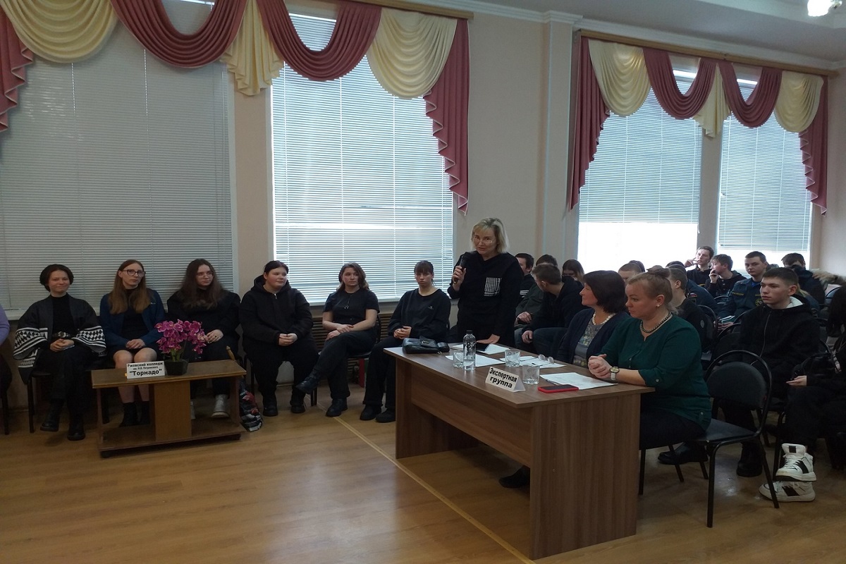 Произведения где есть имена. Произведения где есть имена. Книги в названии которых есть цвет. Произведения в названии которых есть числительные. Название сказок в которых есть числительные.